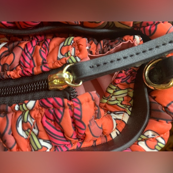 Sondra Roberts Women’s Large Squared Red Handbag - Picture 6 of 15